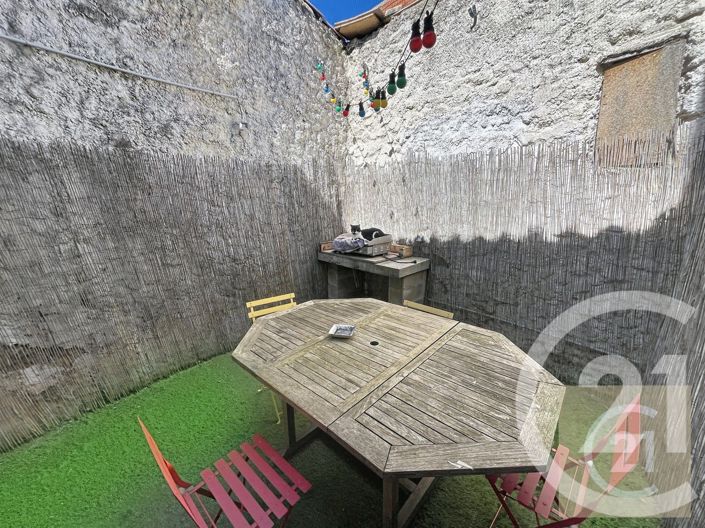 Image No.17-4 Bed House for sale