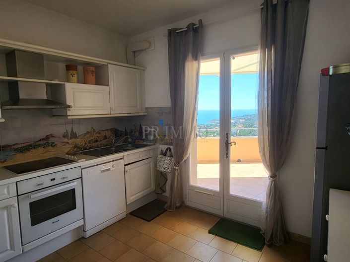 Image No.12-4 Bed House for sale