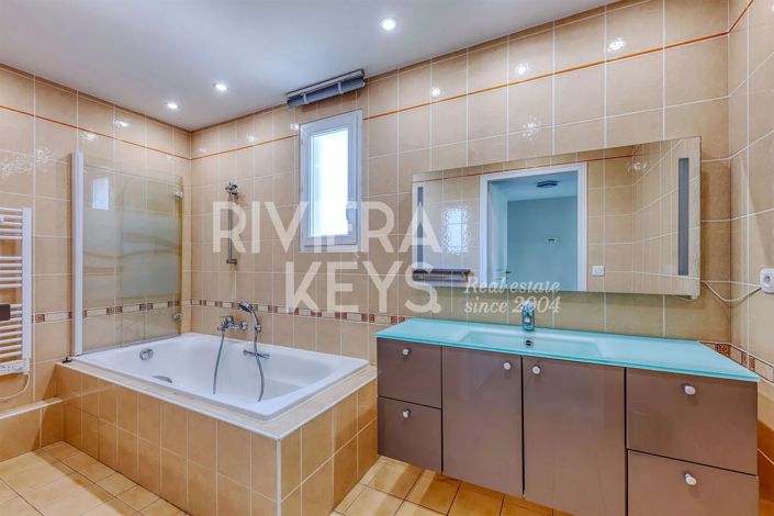 Image No.13-3 Bed Apartment for sale