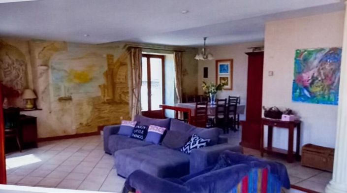 Image No.5-5 Bed House for sale