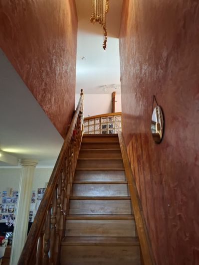 Image No.9-5 Bed House for sale