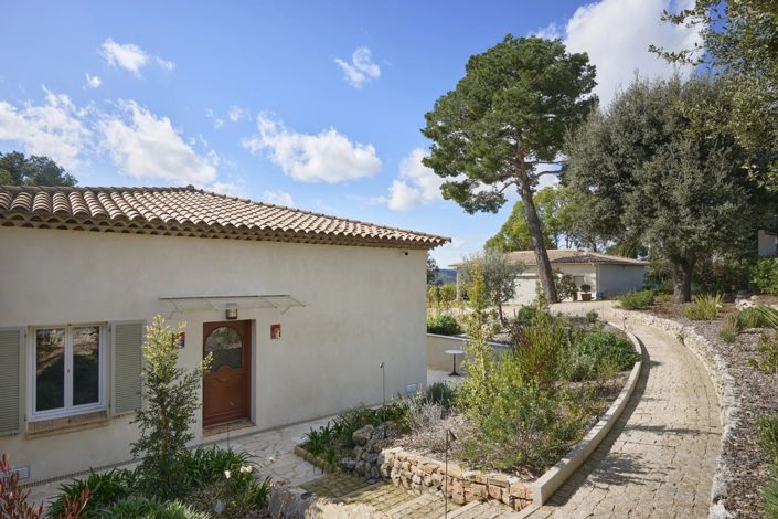 Image No.24-9 Bed House for sale