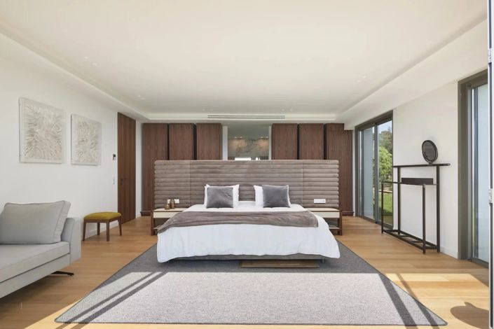 Image No.7-5 Bed House for sale