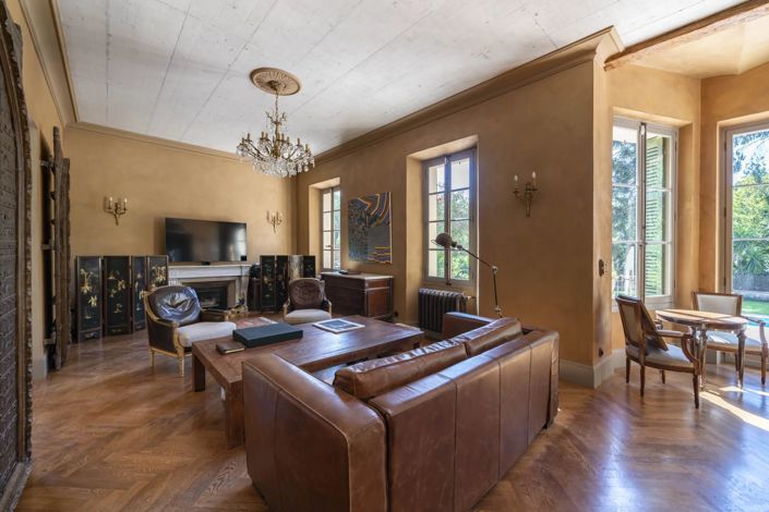 Image No.2-6 Bed House for sale