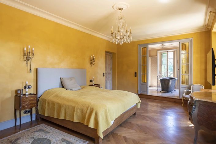 Image No.6-6 Bed House for sale