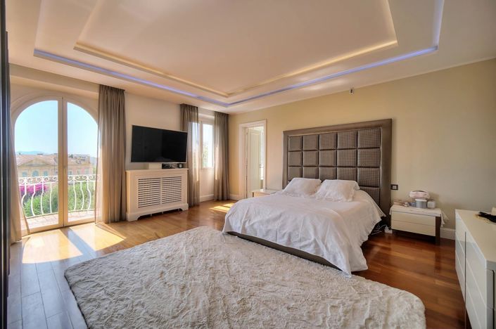 Image No.10-6 Bed House for sale