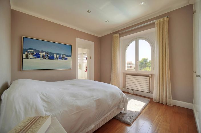 Image No.12-6 Bed House for sale