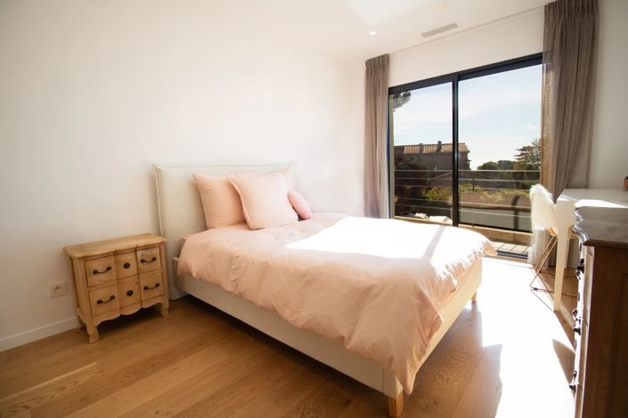 Image No.10-4 Bed House for sale