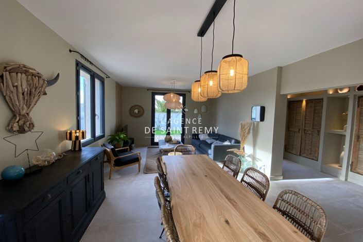 Image No.2-4 Bed House for sale