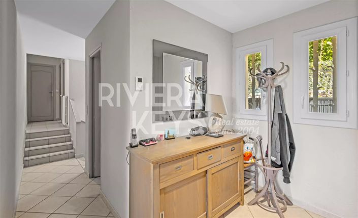 Image No.20-5 Bed House for sale