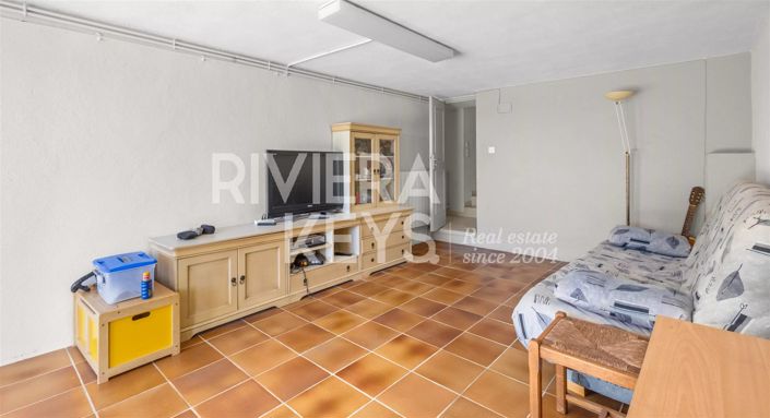 Image No.27-5 Bed House for sale