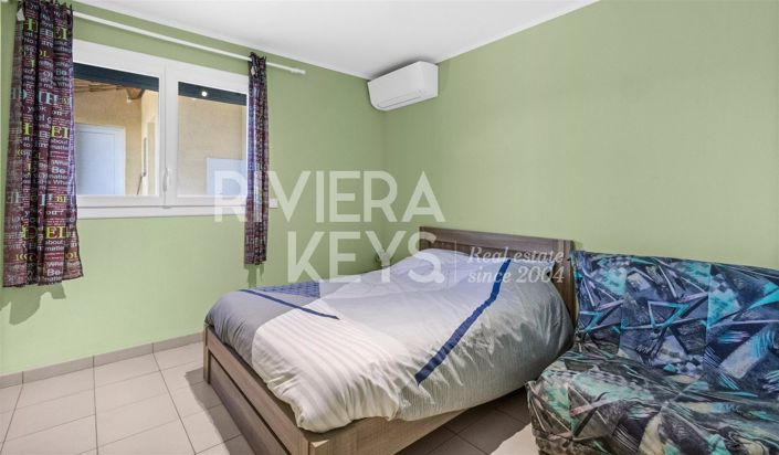 Image No.30-5 Bed House for sale