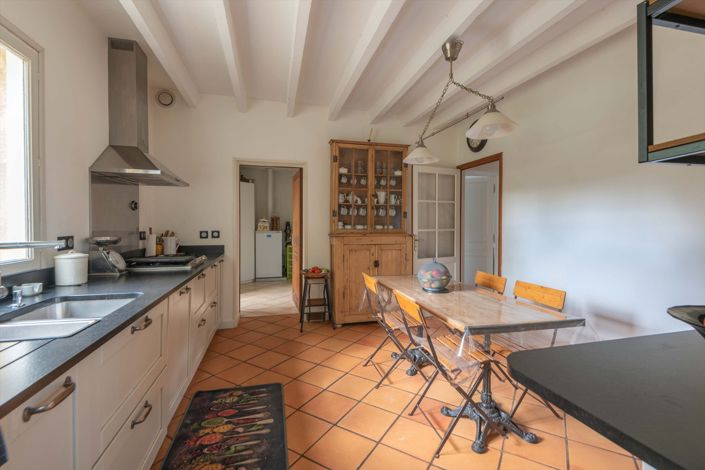 Image No.10-4 Bed House for sale