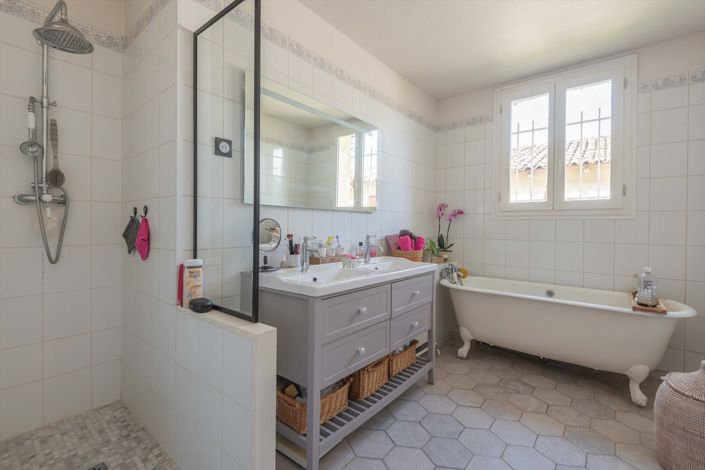 Image No.14-4 Bed House for sale