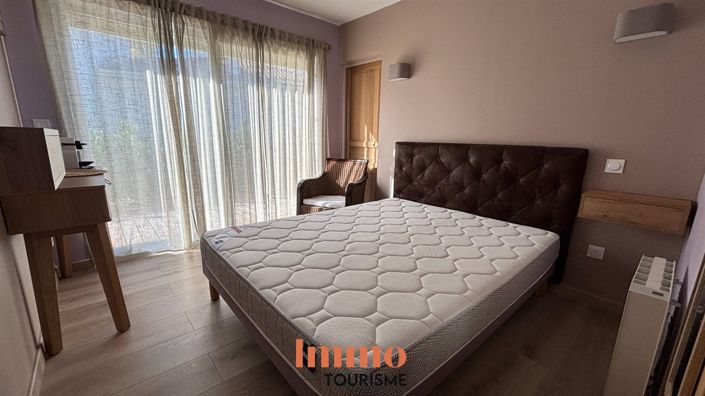 Image No.15-6 Bed House for sale