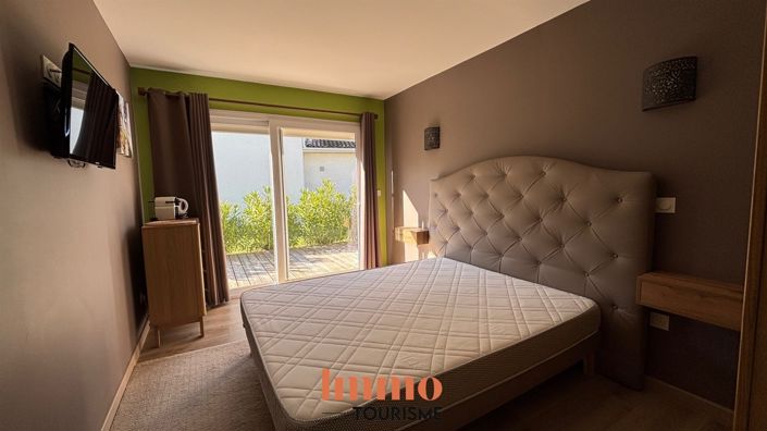 Image No.16-6 Bed House for sale