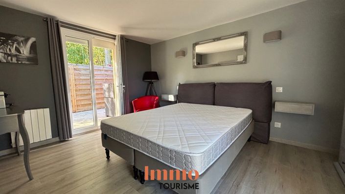 Image No.22-6 Bed House for sale