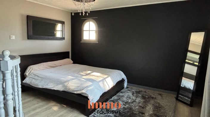 Image No.4-6 Bed House for sale