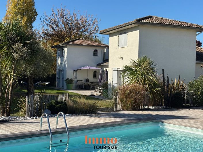 Image No.6-6 Bed House for sale