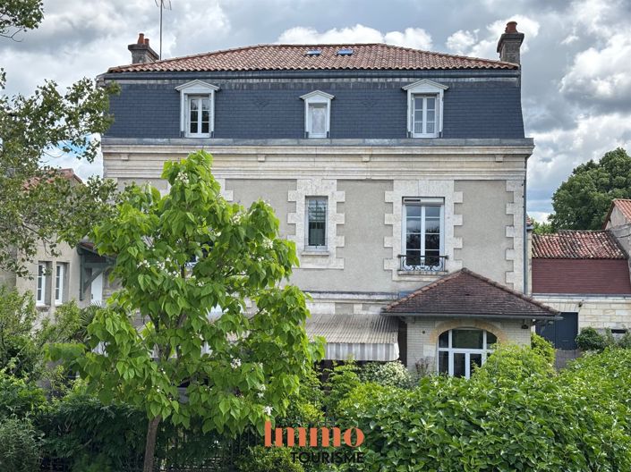 Image No.20-8 Bed Property for sale