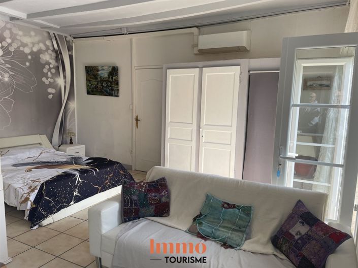 Image No.12-6 Bed House for sale