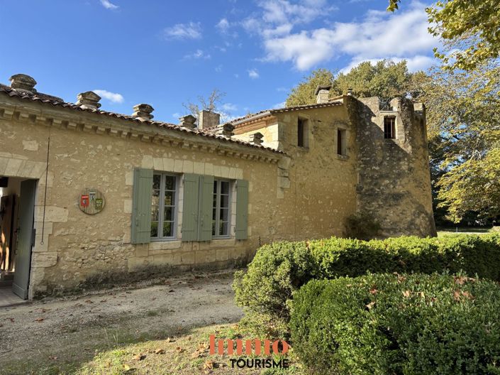 Image No.3-15 Bed Property for sale