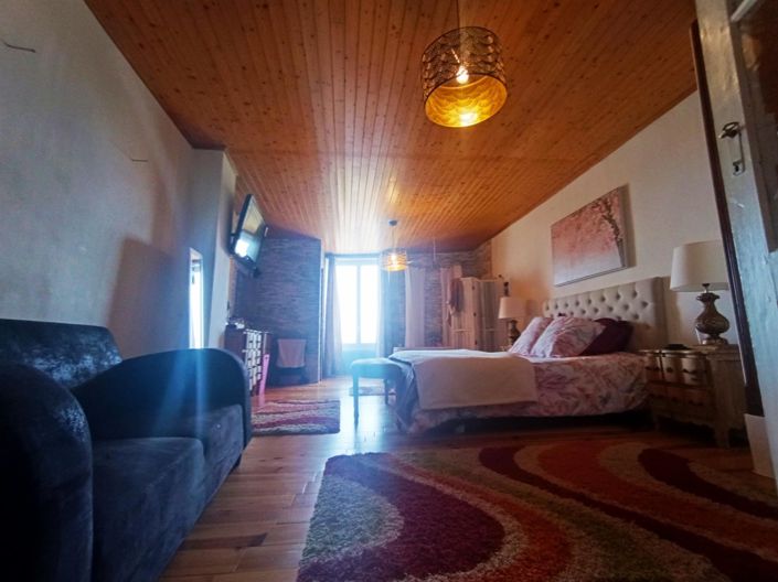 Image No.11-3 Bed House for sale