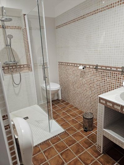 Image No.20-2 Bed Apartment for sale