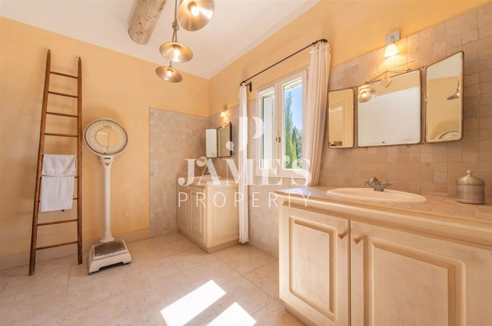 Image No.14-4 Bed House for sale
