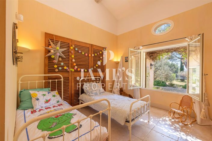 Image No.17-4 Bed House for sale