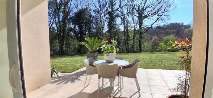 Image No.11-3 Bed Property for sale