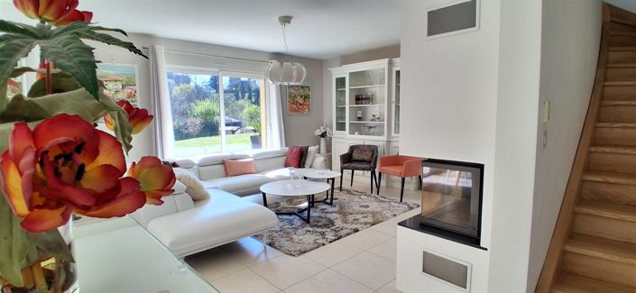 Image No.14-3 Bed Property for sale