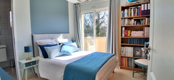 Image No.20-3 Bed Property for sale