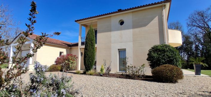 Image No.3-3 Bed Property for sale