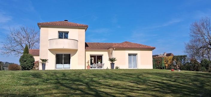 Image No.4-3 Bed Property for sale