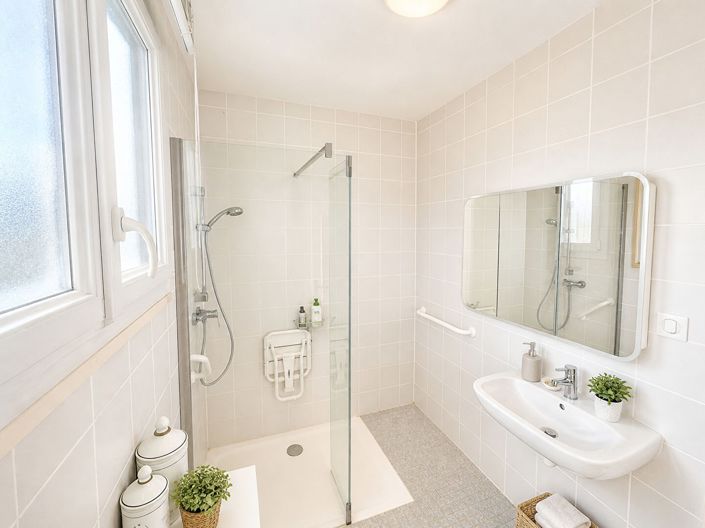 Image No.10-3 Bed House for sale