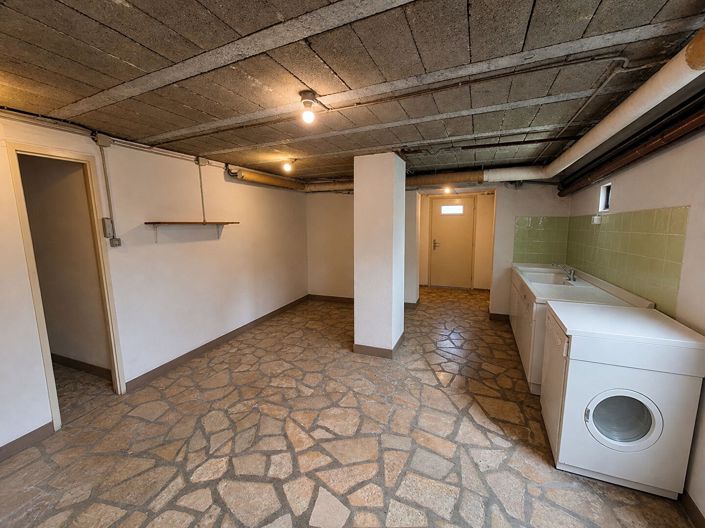 Image No.12-3 Bed House for sale