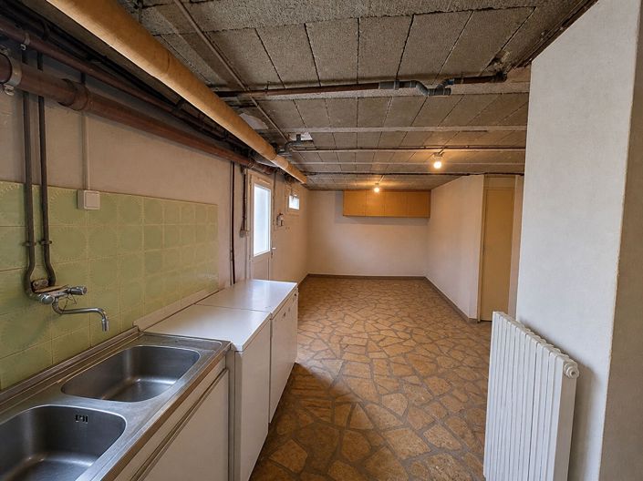 Image No.13-3 Bed House for sale