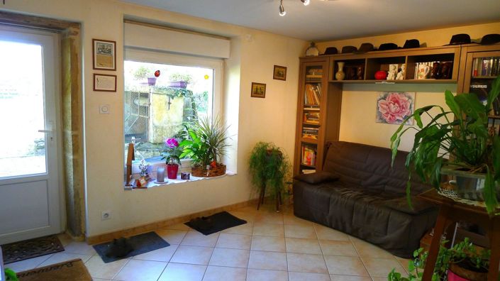 Image No.17-5 Bed House for sale