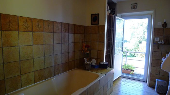 Image No.25-5 Bed House for sale