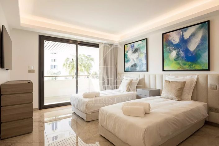 Image No.15-5 Bed Apartment for sale