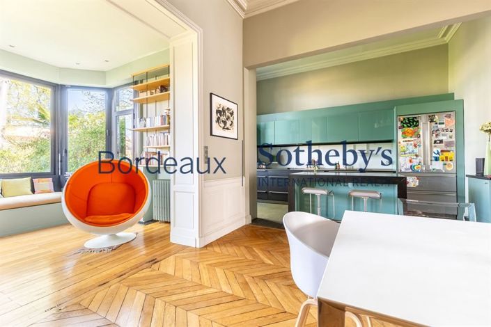 Image No.8-5 Bed House for sale
