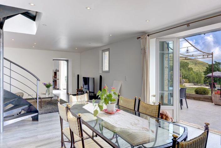 Image No.18-5 Bed House for sale