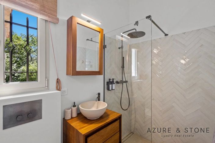 Image No.20-5 Bed House for sale