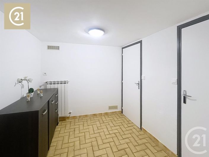 Image No.11-3 Bed House for sale