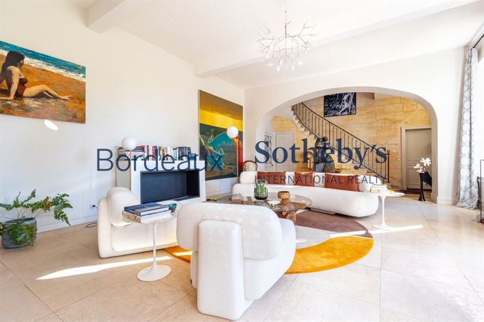 Image No.7-5 Bed House for sale