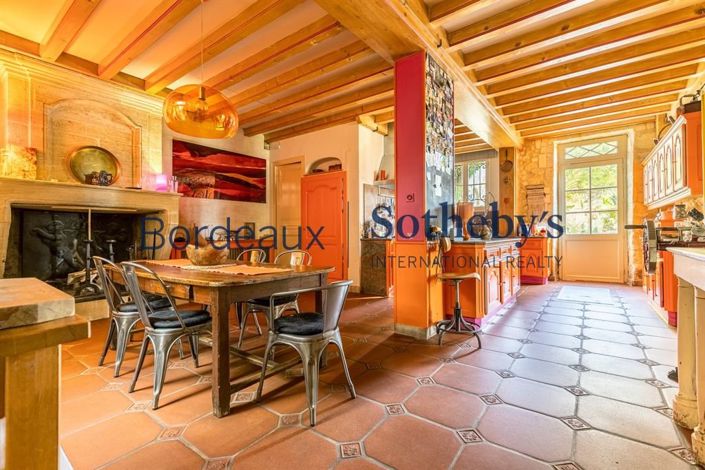 Image No.9-5 Bed House for sale