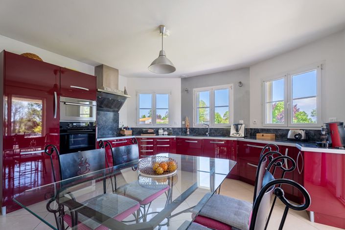 Image No.10-3 Bed Property for sale