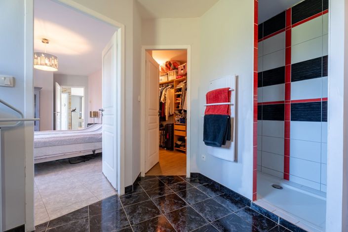 Image No.13-3 Bed Property for sale