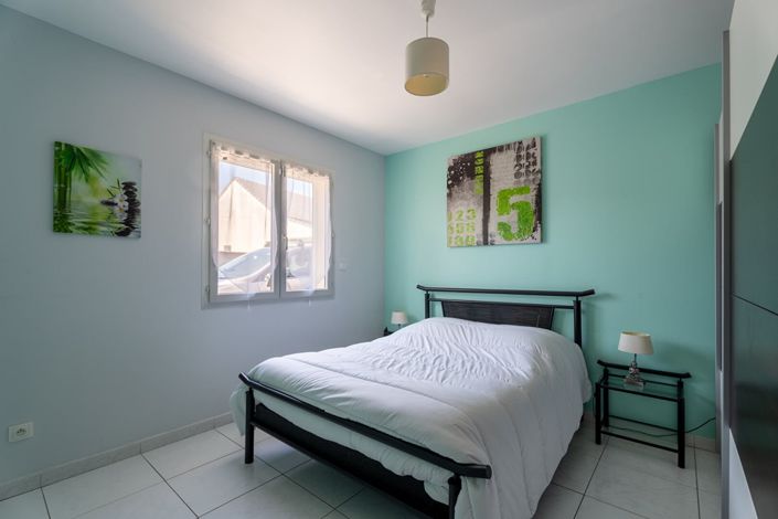 Image No.18-3 Bed Property for sale